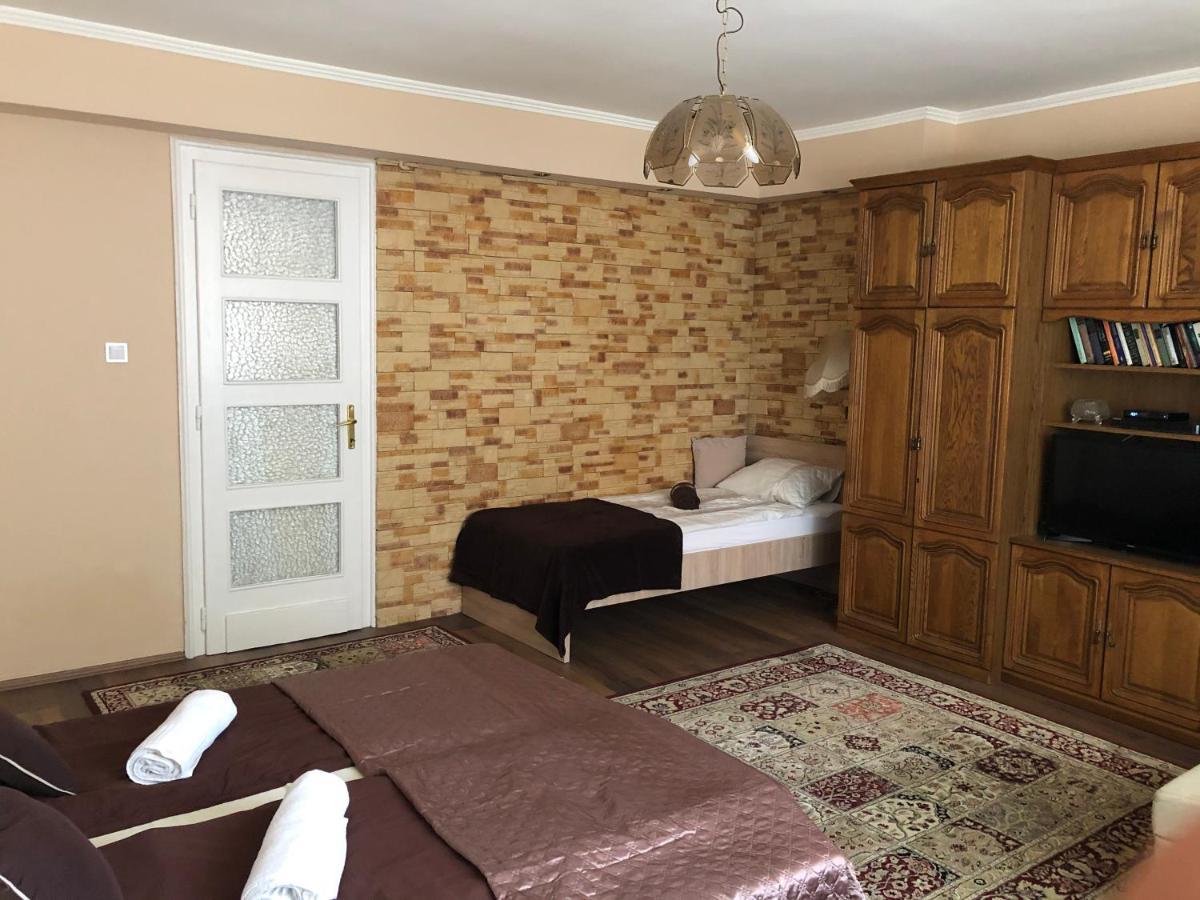 Renata Vendeghaz Hotel Eger Ngoại thất bức ảnh