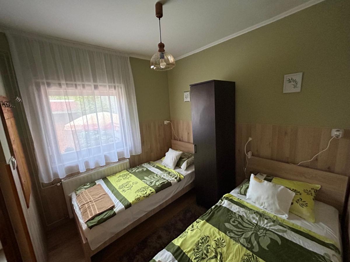 Renata Vendeghaz Hotel Eger Ngoại thất bức ảnh