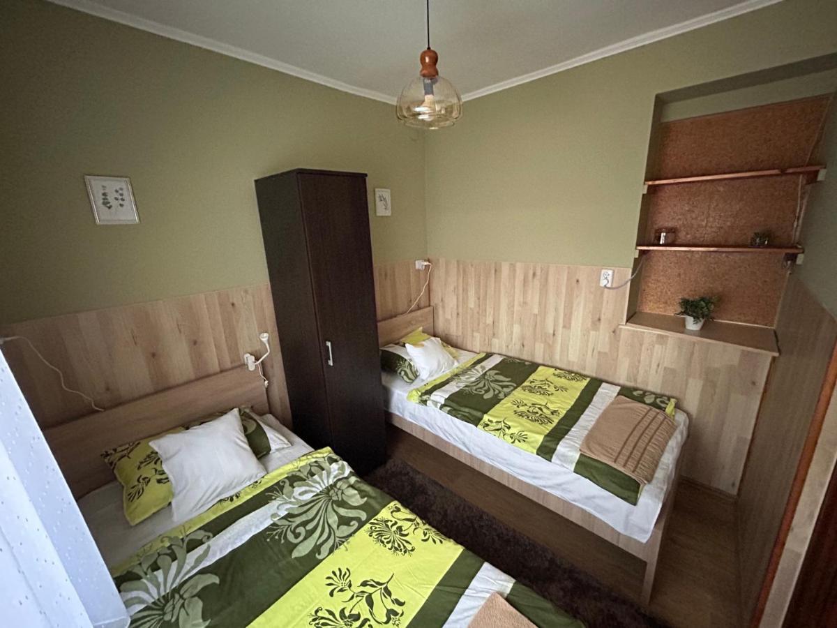 Renata Vendeghaz Hotel Eger Ngoại thất bức ảnh